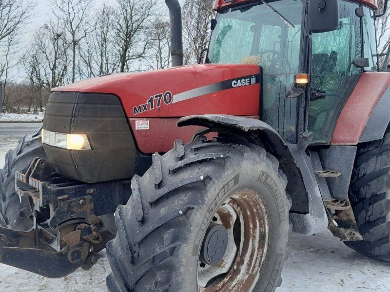 Case IH MX 170 med affjdret foraksel og original frontlift MX 170