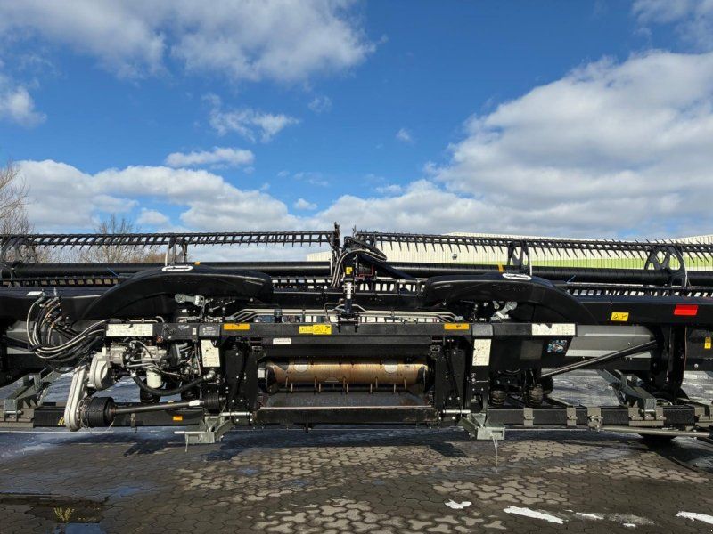 MacDon FD 241 Flexdraper Adapter Claas