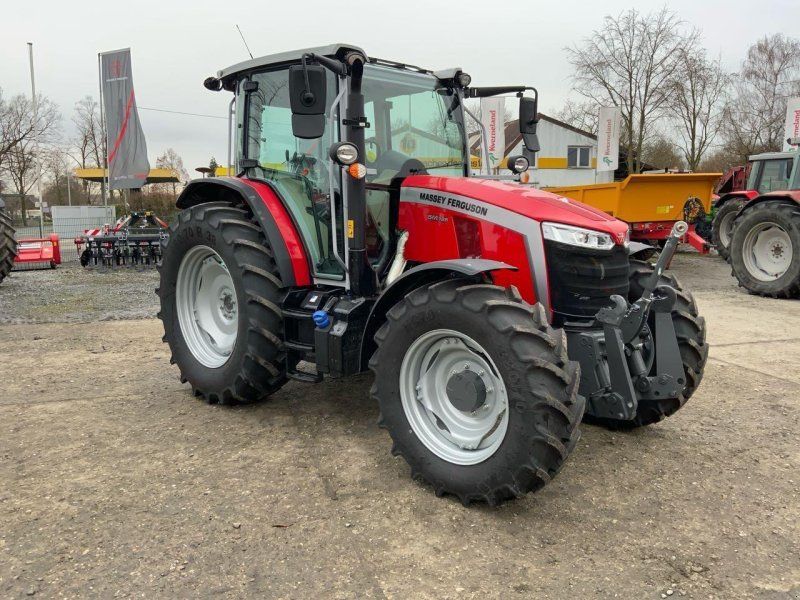 Massey Ferguson 5M.125 F CAB DYNA-4
