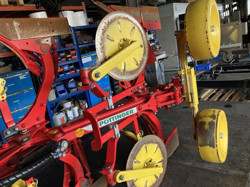 Pöttinger SERVO 2000 3- schar