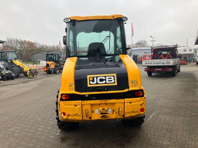 JCB 407