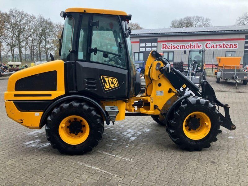 JCB 407