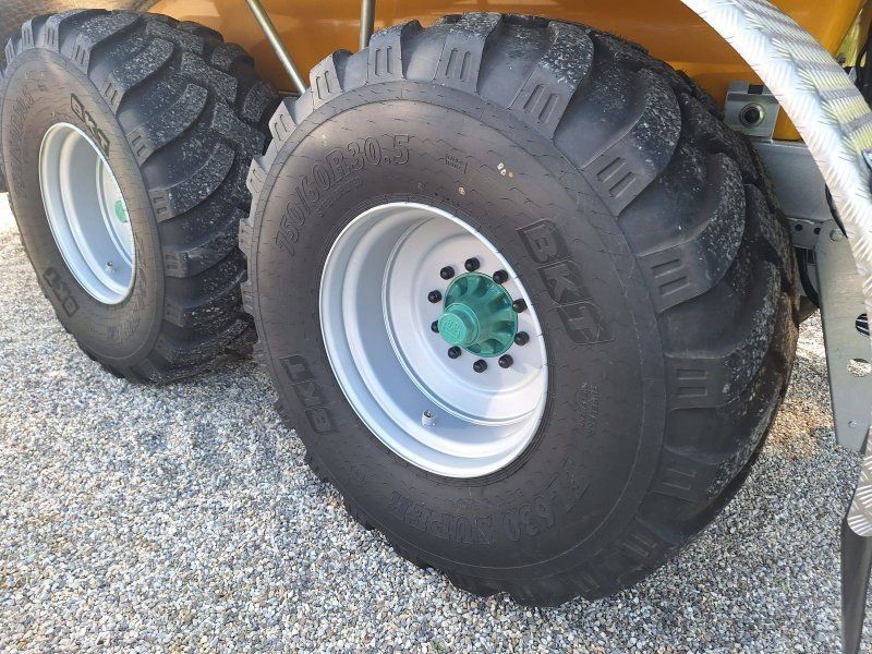 BKT 750/60R30,5 Reifen