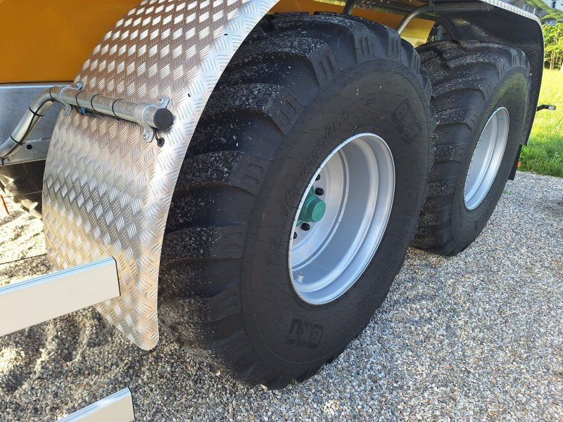 BKT 750/60R30,5 Reifen