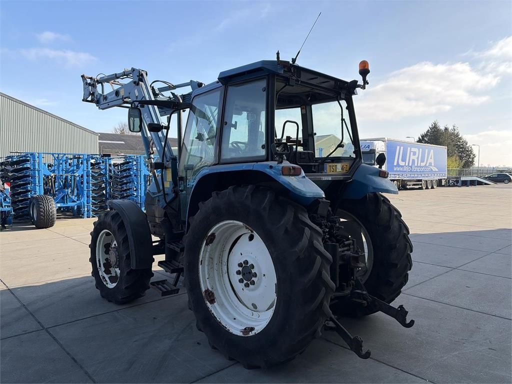 New Holland TS90