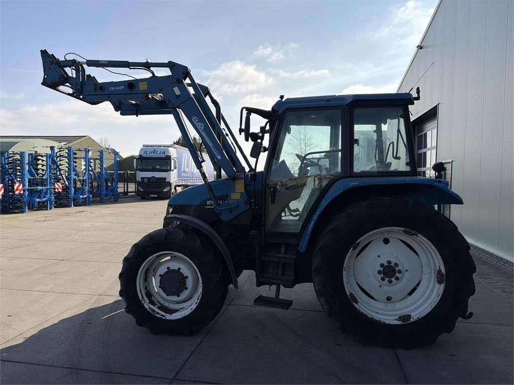 New Holland TS90