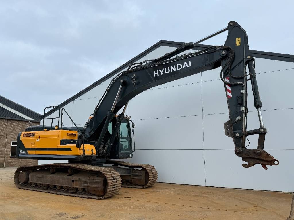 Hyundai HX300AL - Quick Coupler / 360&deg; Camera