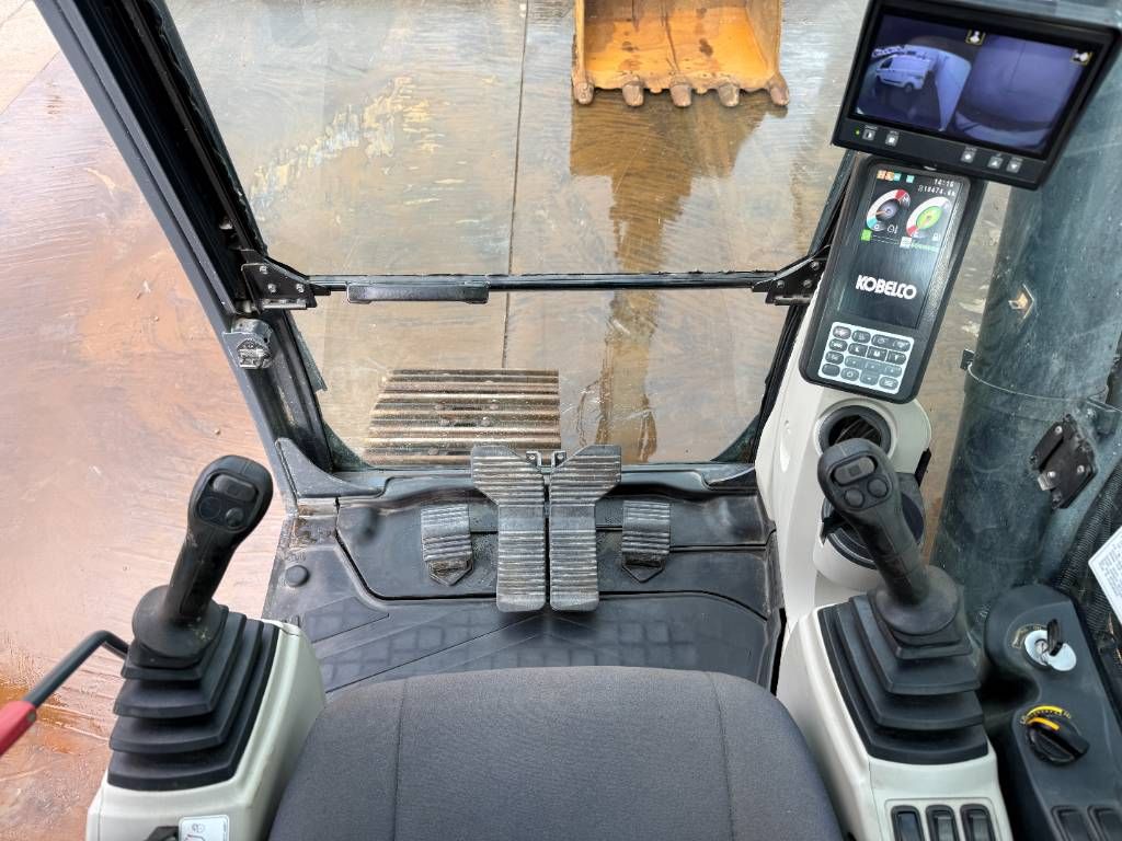 Kobelco SK300NLC-10 - Automatic Greasing / Quick Coupler