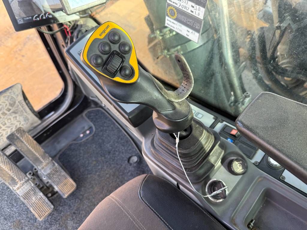 Liebherr R930 LC V - FULL SPEC / OilQuick / Joystick Ride