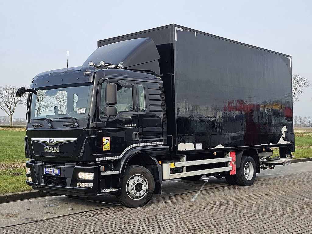 M.A.N. 12.290 TGM folding lift
