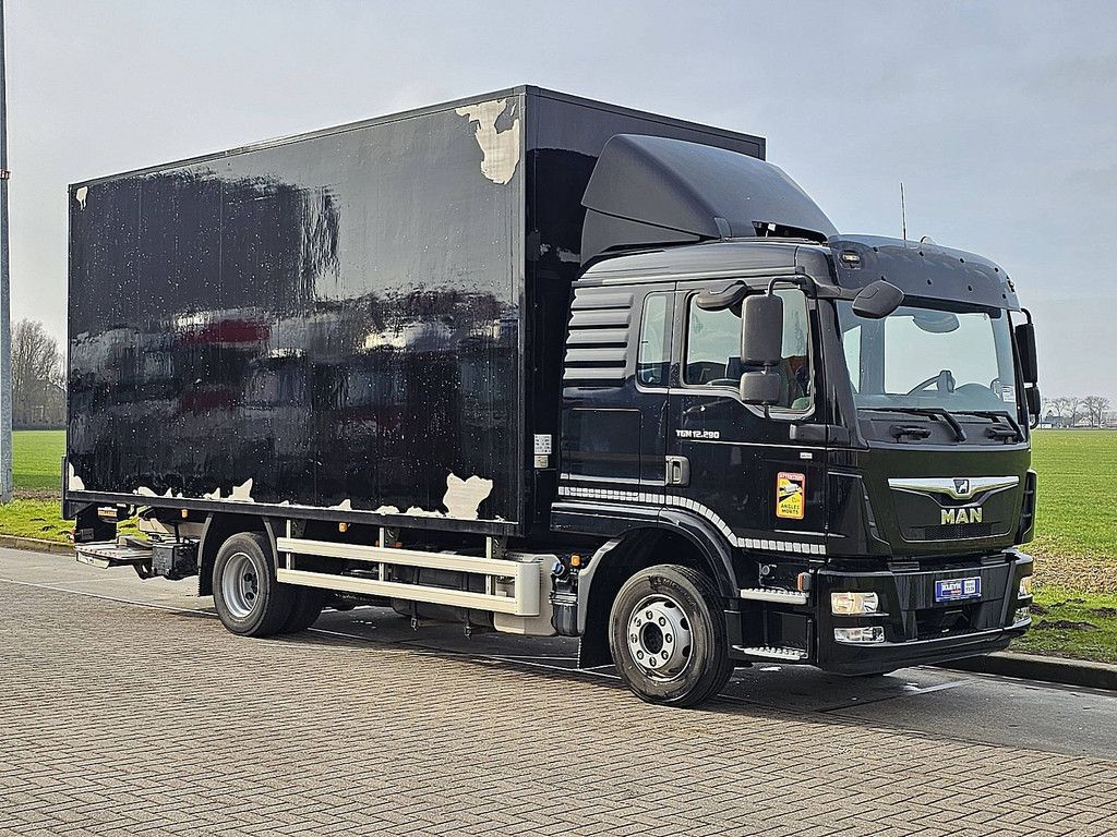 M.A.N. 12.290 TGM folding lift