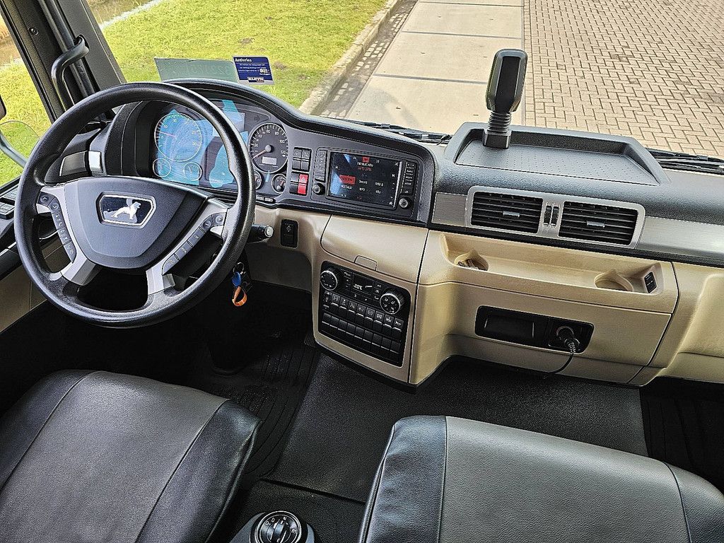 M.A.N. 12.290 TGM folding lift