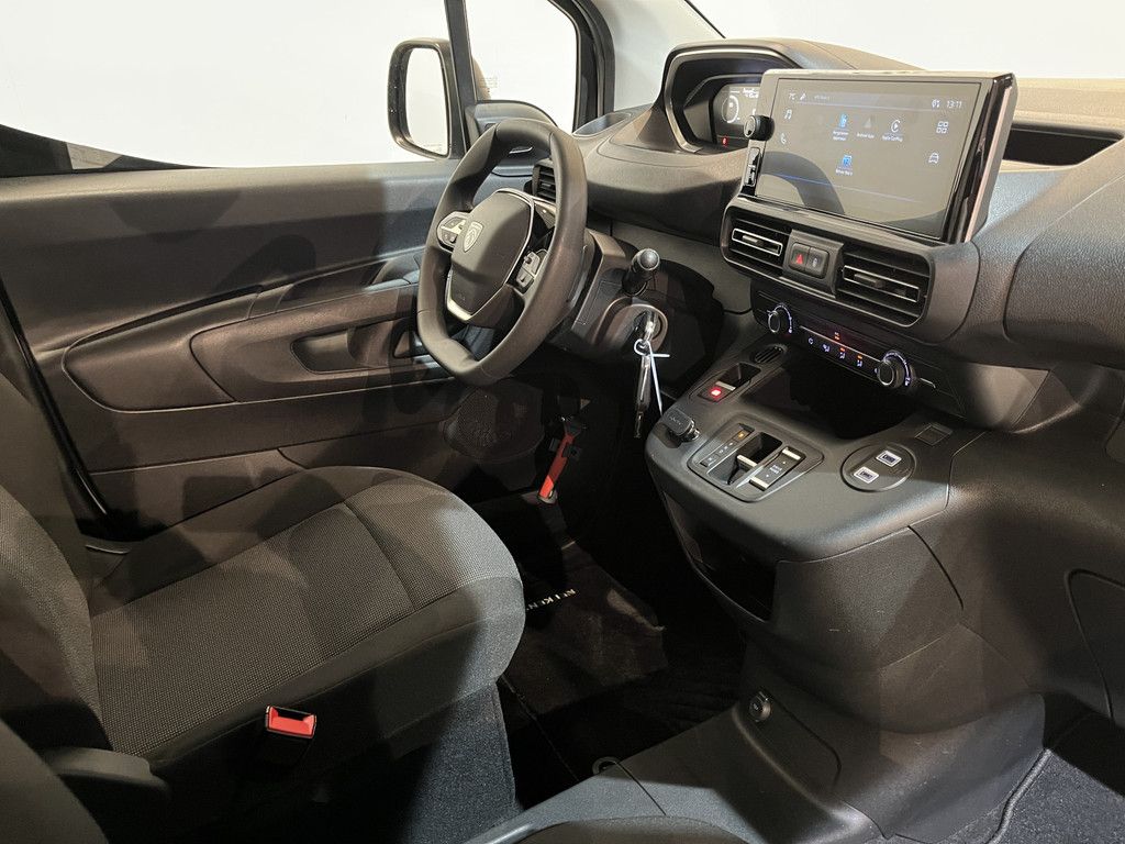 Peugeot Partner 1.5 BlueHDi L2 130 PK Automaat / Euro 6 / Airco / Cruise Control / Trekhaak / Camera / CarPlay / 40.000 KM