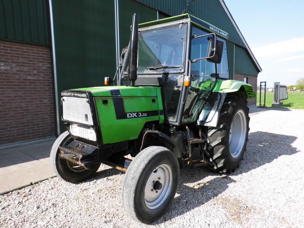 Deutz-Fahr DX 330