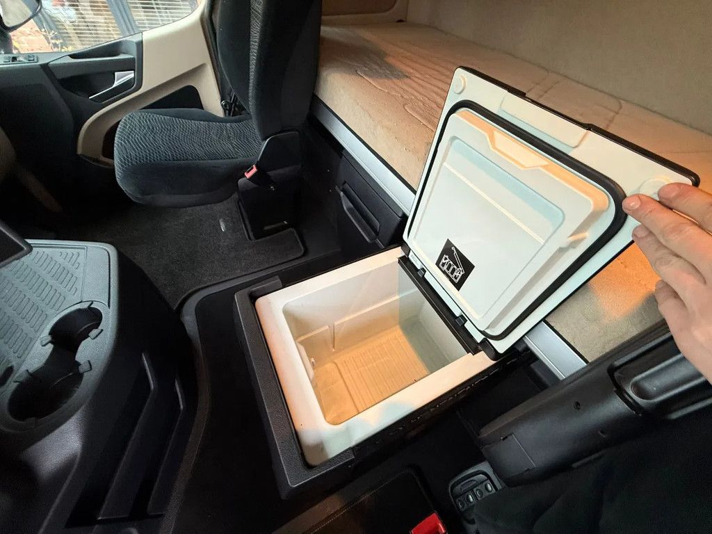 Mercedes-Benz Actros 1845 Streamspace Xenon 2x Tank German truck