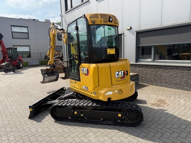 Caterpillar 303.5CR bj21 2200u 3.7T Minigraver A/C SLP/SRT