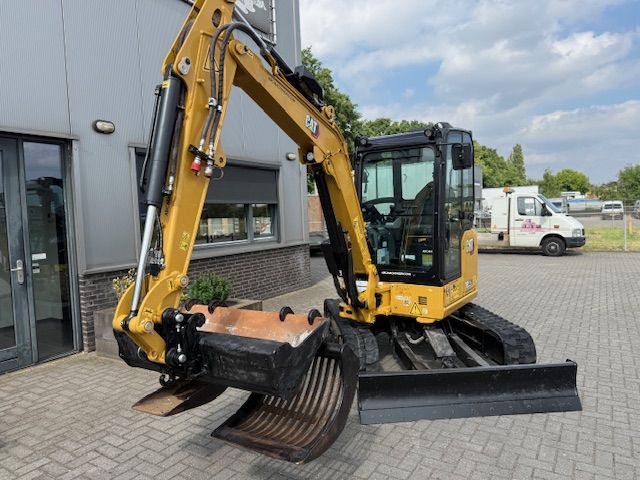 Caterpillar 303.5CR bj21 2200u 3.7T Minigraver A/C SLP/SRT