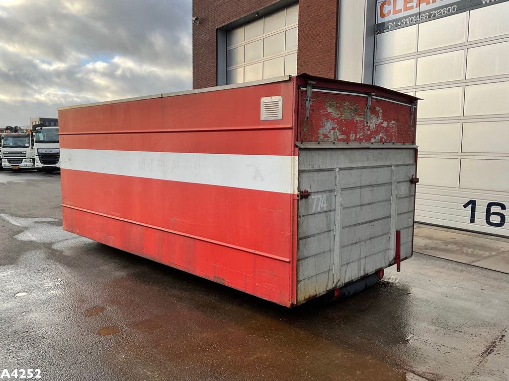 Leebur gesloten container met Laadklep