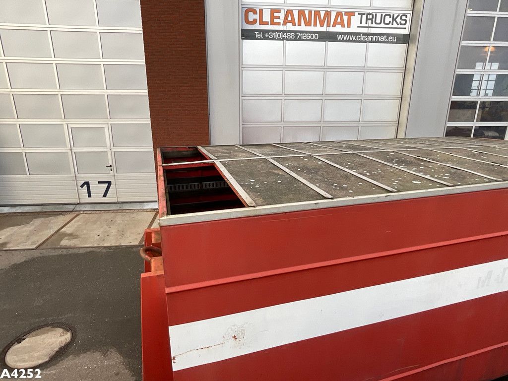 Leebur gesloten container met Laadklep