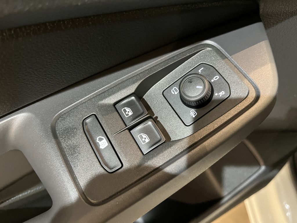 Volkswagen Caddy Maxi 2.0 TDI Comfort 123 PK Automaat Servicebus / Inrichting / Euro 6 / Airco / Schuifdeur L + R / 220V. / CarPlay / Camera / LED / Trekhaak / Cruise Control / 37.300 KM !!