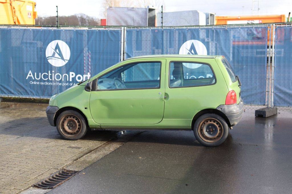 Passenger car Renault Twingo Petrol 58 hp 2005 (Margin)