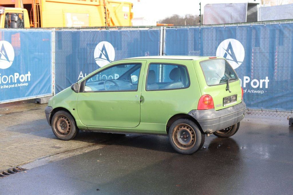 Passenger car Renault Twingo Petrol 58 hp 2005 (Margin)