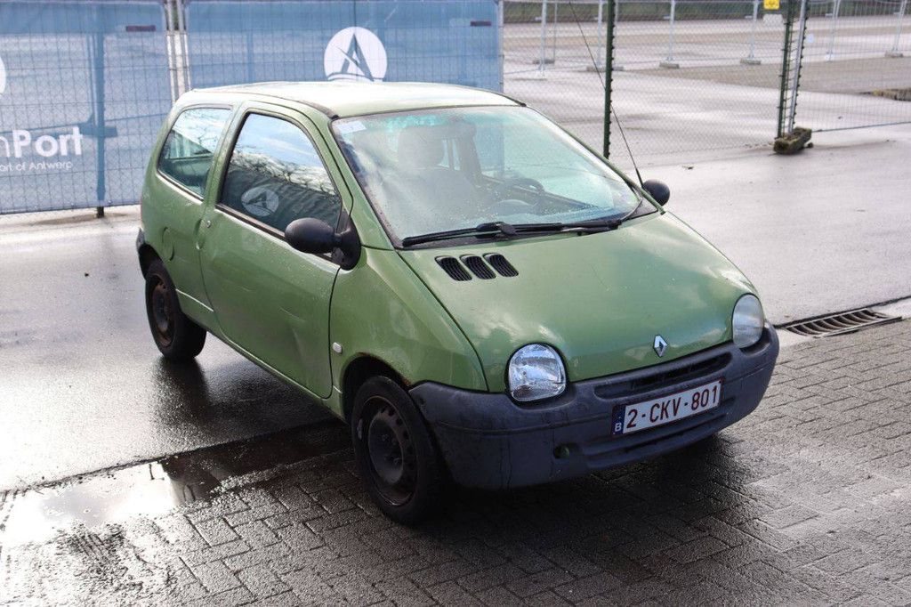Passenger car Renault Twingo Petrol 58 hp 2005 (Margin)