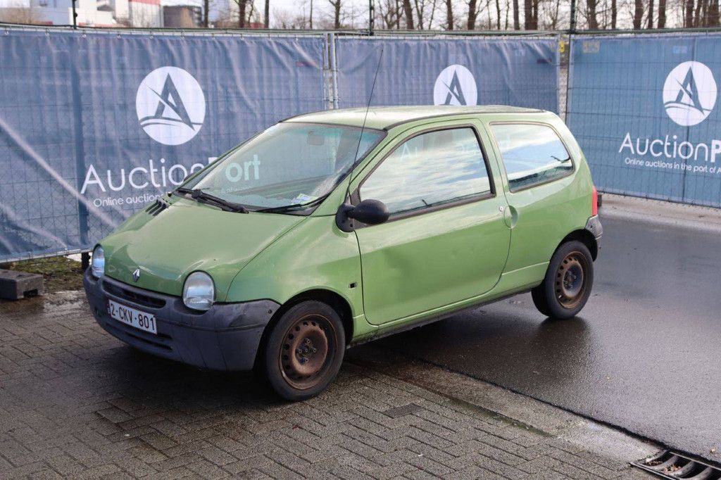 Passenger car Renault Twingo Petrol 58 hp 2005 (Margin)