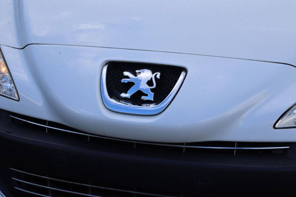 Convertible Peugeot 308 Petrol 150hp 2009 (Margin)