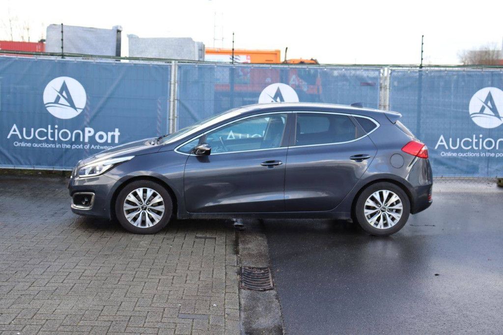 Passenger car Kia Ceed Petrol 100 hp 2018 (Margin)