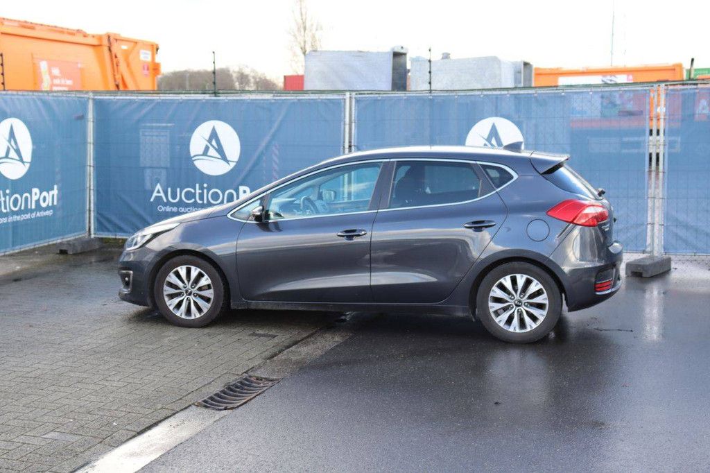 Passenger car Kia Ceed Petrol 100 hp 2018 (Margin)