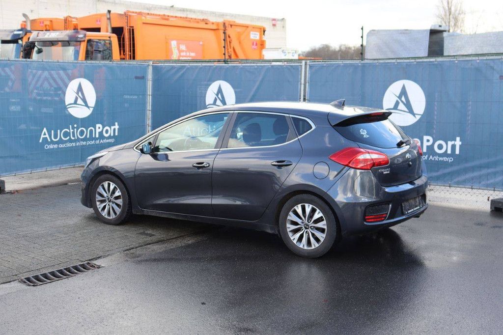 Passenger car Kia Ceed Petrol 100 hp 2018 (Margin)