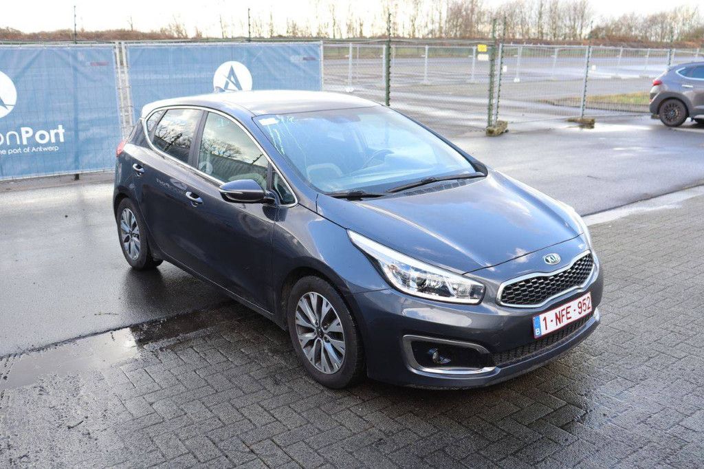 Passenger car Kia Ceed Petrol 100 hp 2018 (Margin)
