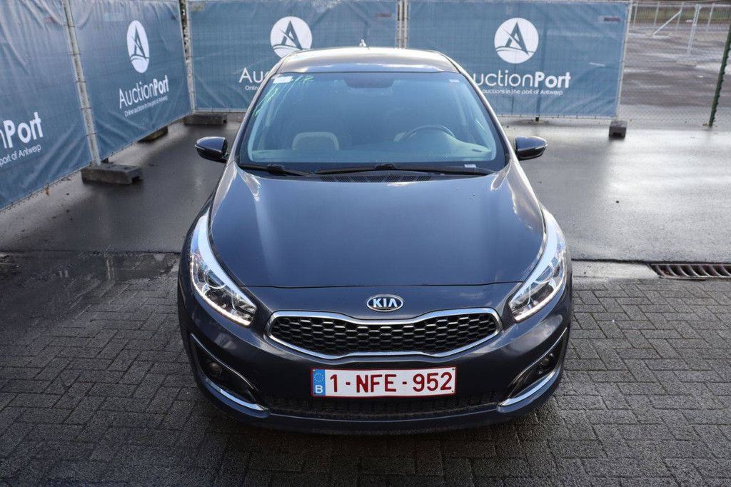 Passenger car Kia Ceed Petrol 100 hp 2018 (Margin)