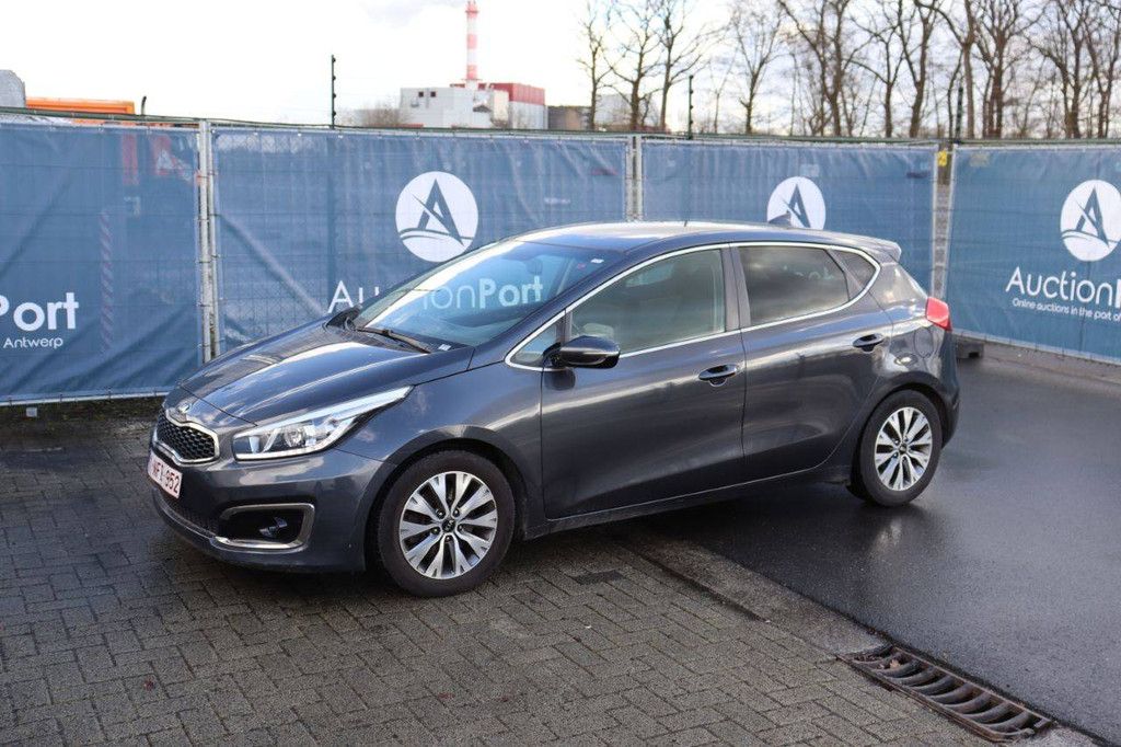 Passenger car Kia Ceed Petrol 100 hp 2018 (Margin)