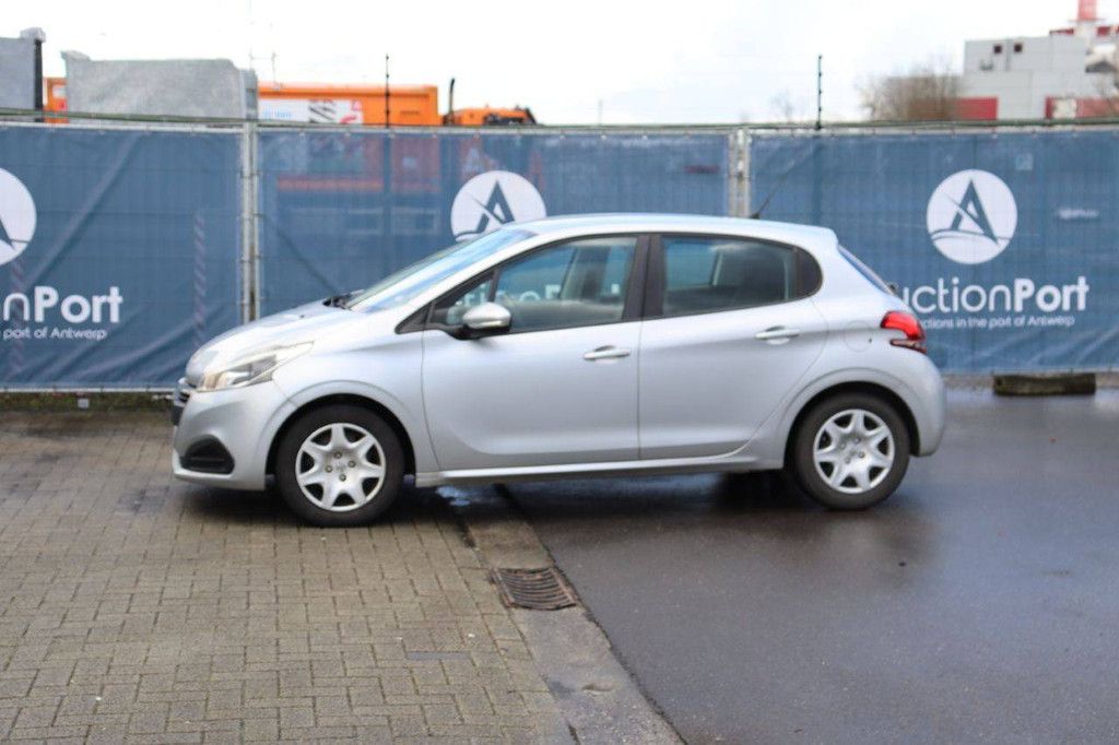 Passenger car Peugeot 208 Petrol 82 hp 2016 (Margin)