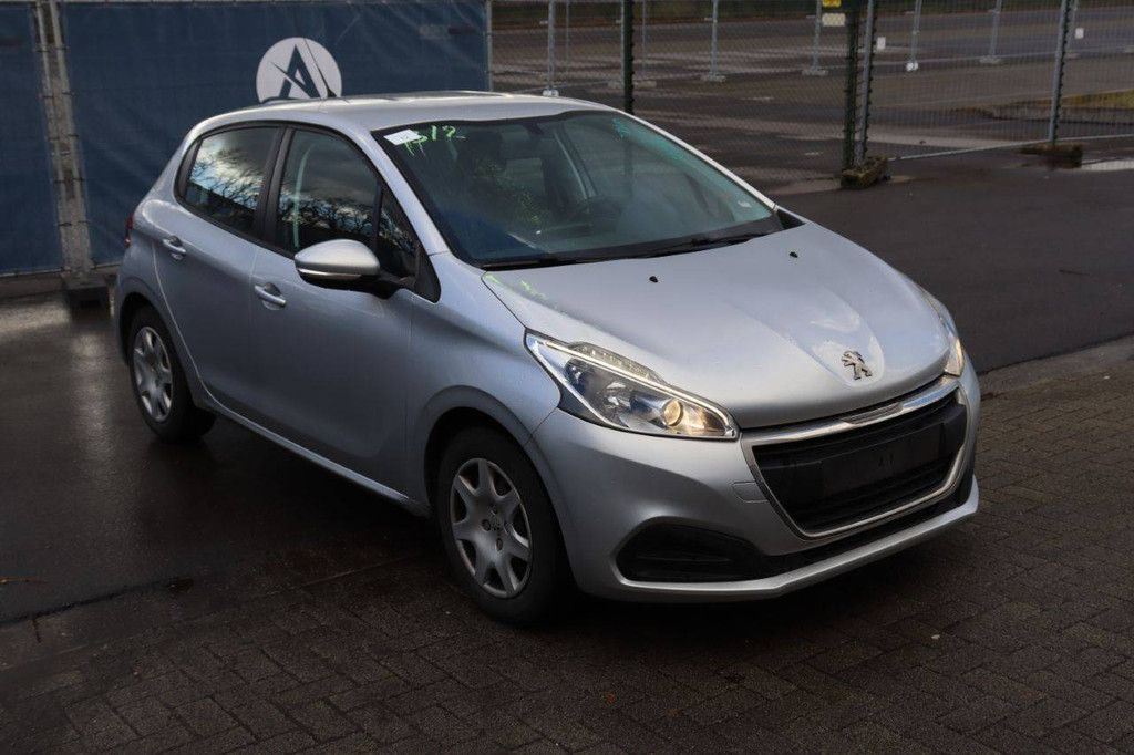 Passenger car Peugeot 208 Petrol 82 hp 2016 (Margin)