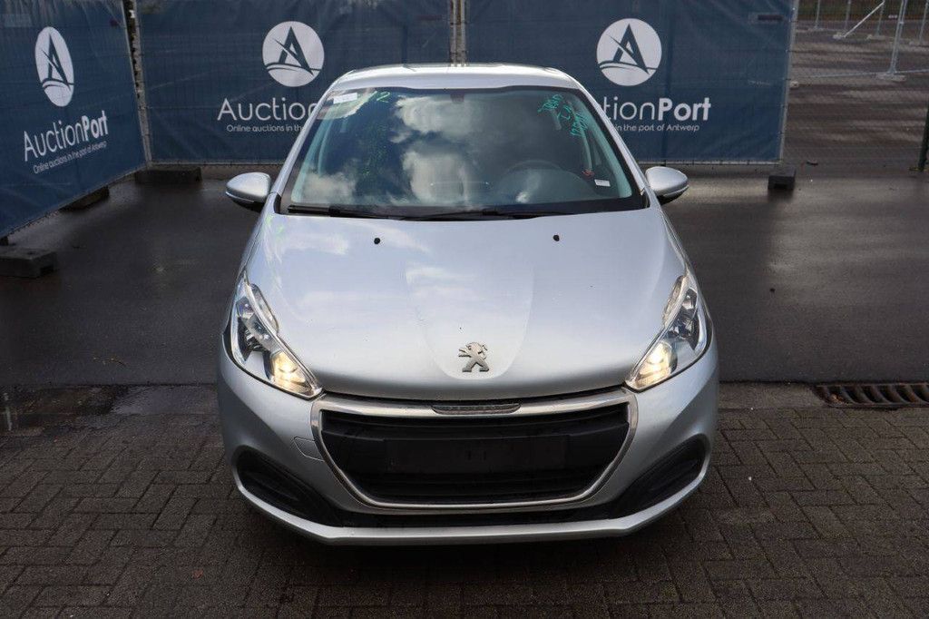 Passenger car Peugeot 208 Petrol 82 hp 2016 (Margin)