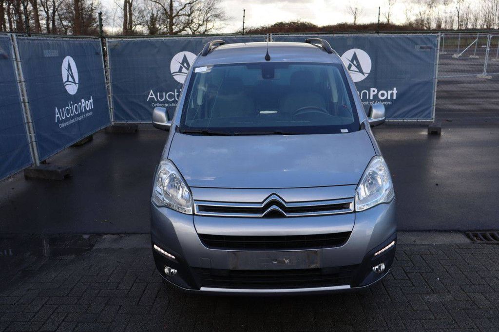 Passenger car Citroën Berlingo Petrol 110 hp 2018 (Margin)