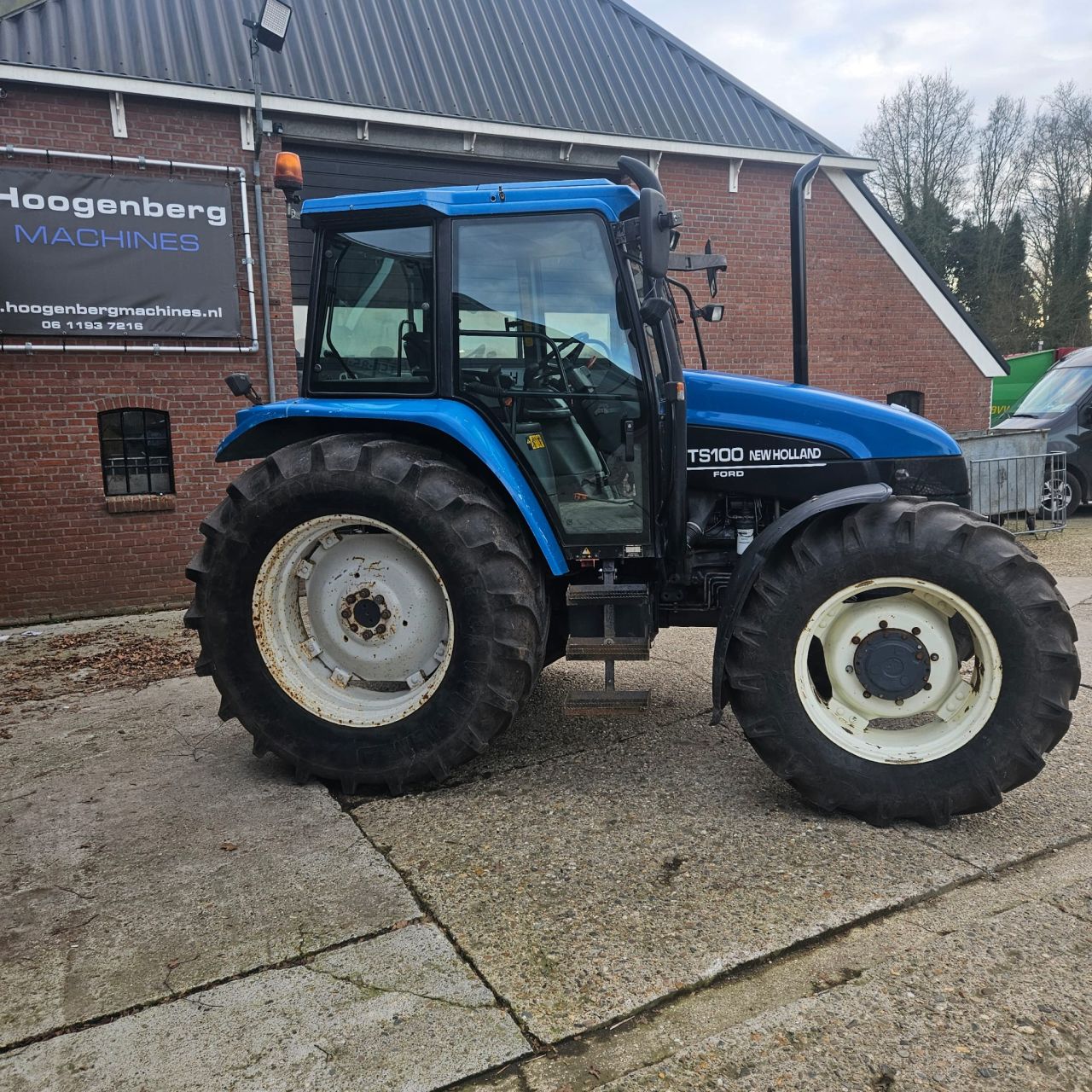 New Holland TS100