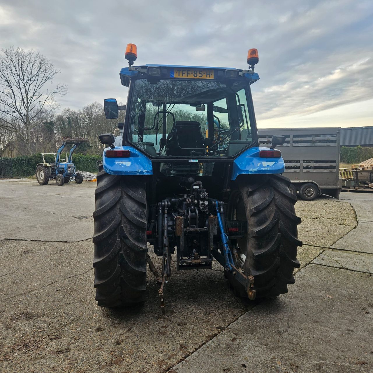 New Holland TS100