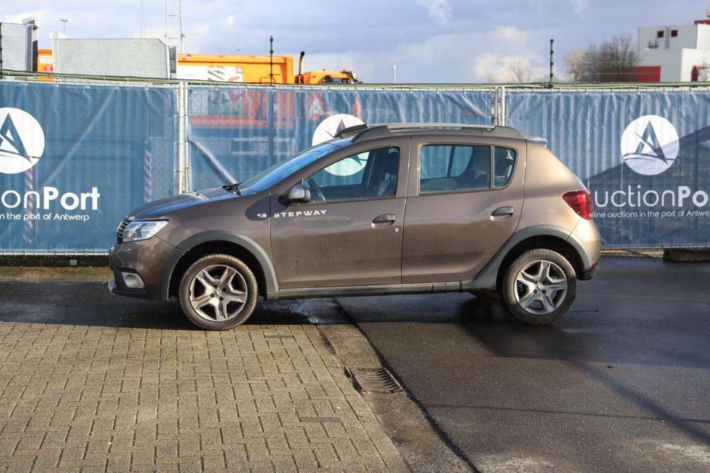 Passenger car Dacia Sandero Petrol 90 hp 2017 (Margin)