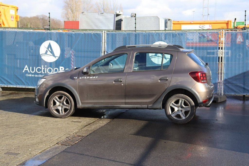 Passenger car Dacia Sandero Petrol 90 hp 2017 (Margin)