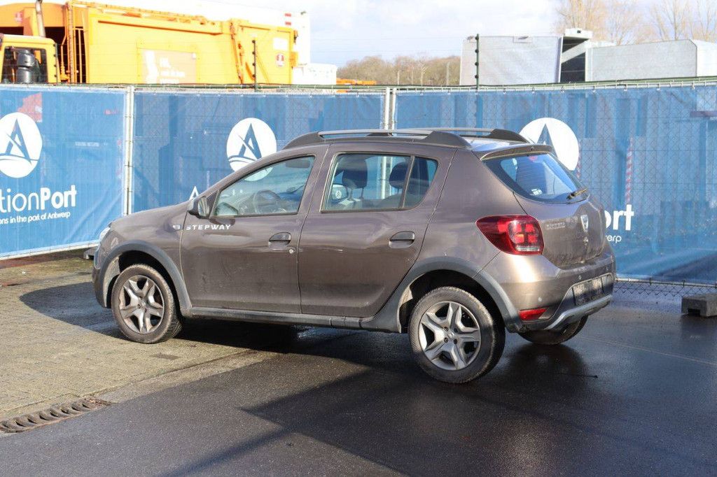 Passenger car Dacia Sandero Petrol 90 hp 2017 (Margin)