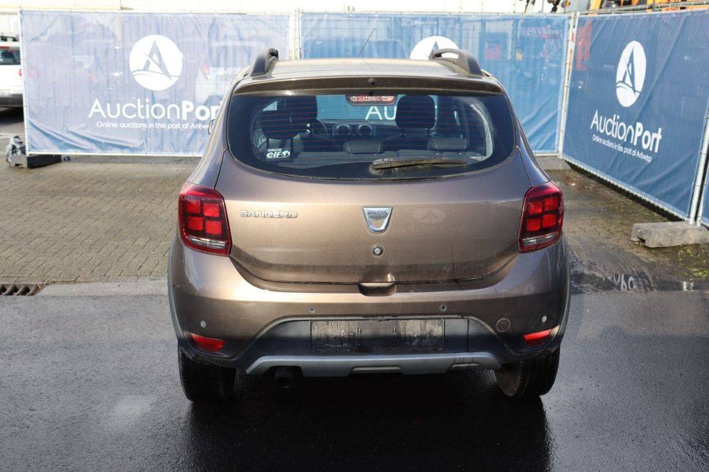 Passenger car Dacia Sandero Petrol 90 hp 2017 (Margin)