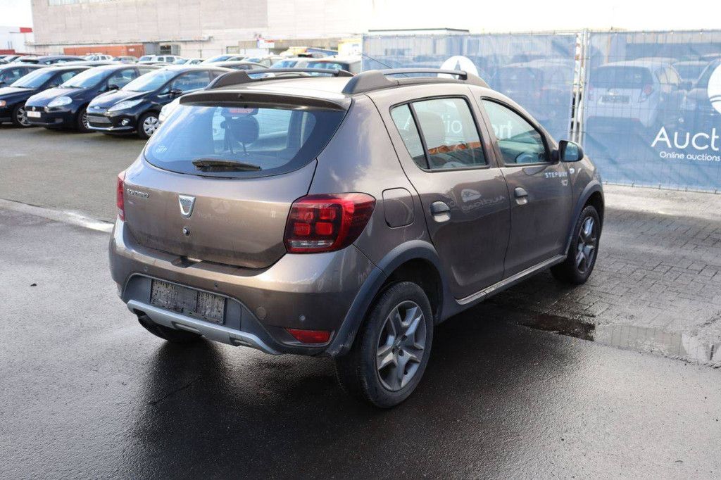 Passenger car Dacia Sandero Petrol 90 hp 2017 (Margin)