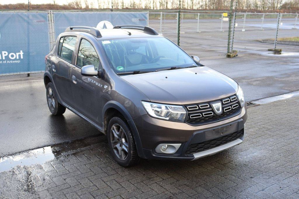 Passenger car Dacia Sandero Petrol 90 hp 2017 (Margin)