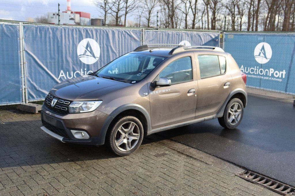 Passenger car Dacia Sandero Petrol 90 hp 2017 (Margin)
