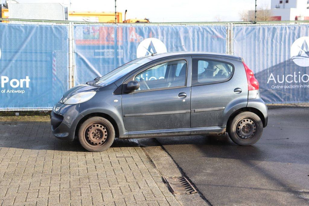 Pkw Peugeot 107 Benzin 68 PS 2006 (Margin)