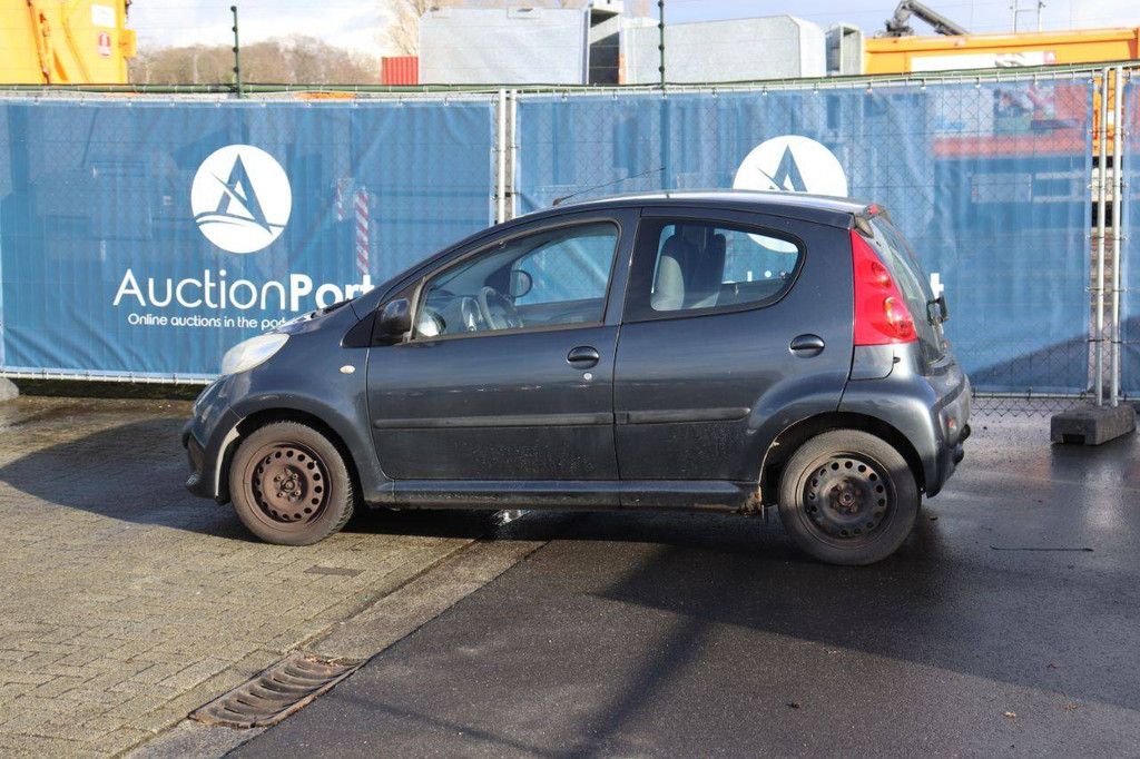 Pkw Peugeot 107 Benzin 68 PS 2006 (Margin)
